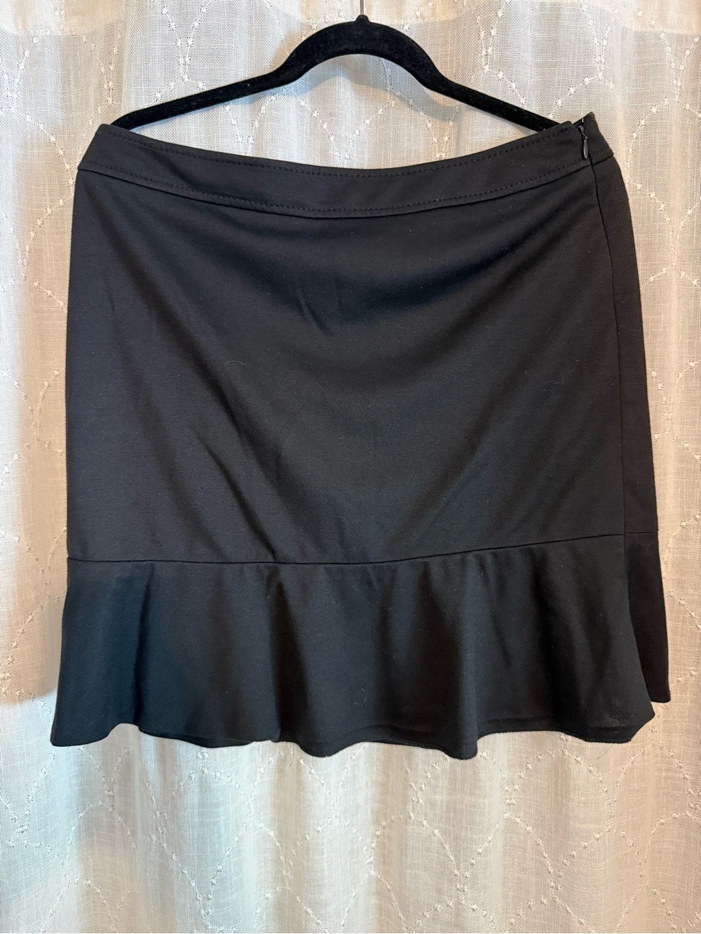 Ann Taylor LOFT Black Skirt – Size 10